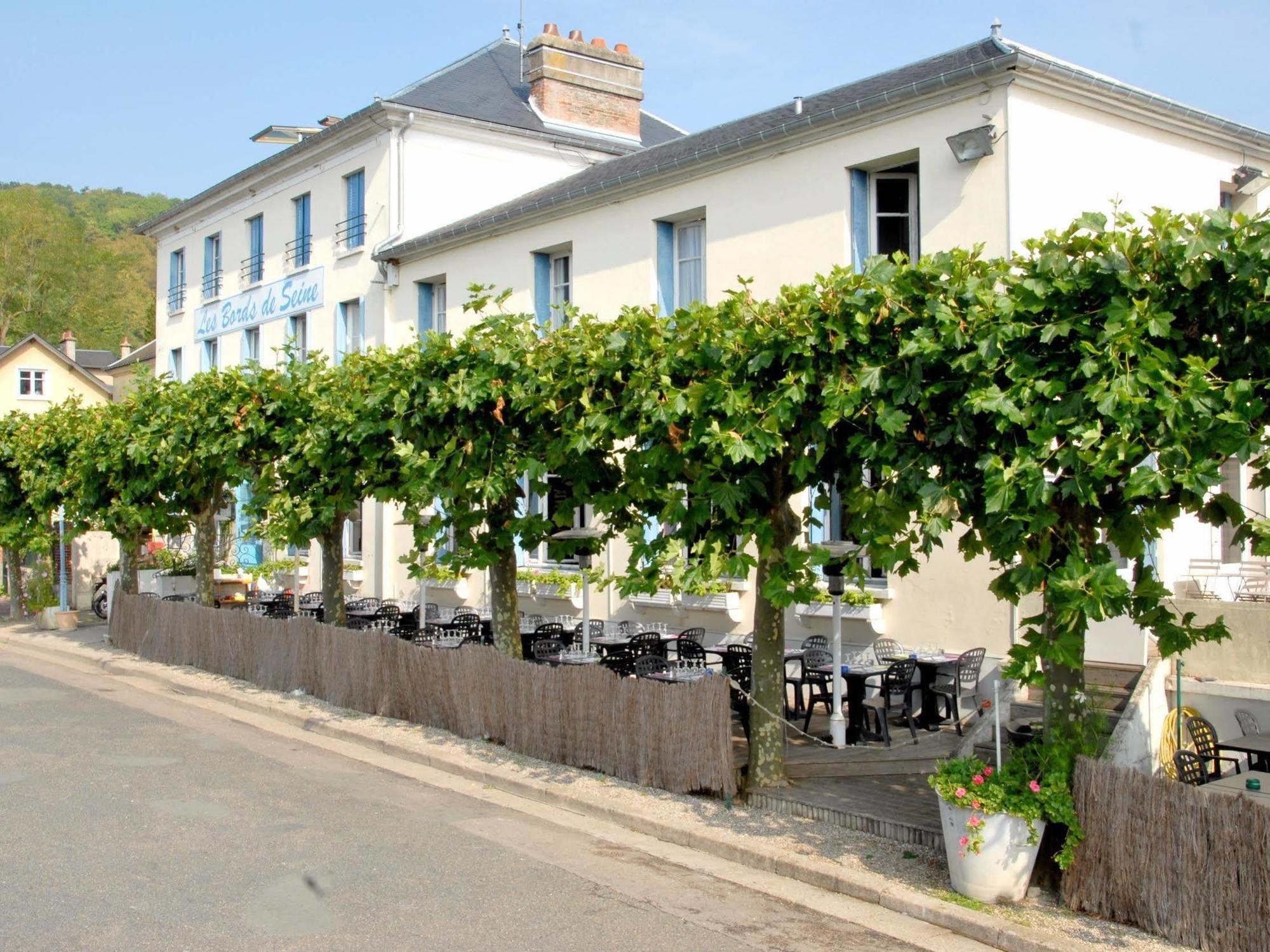 Logis Hotel & Restaurant - Les Bords De Seine La Roche-Guyon Zewnętrze zdjęcie