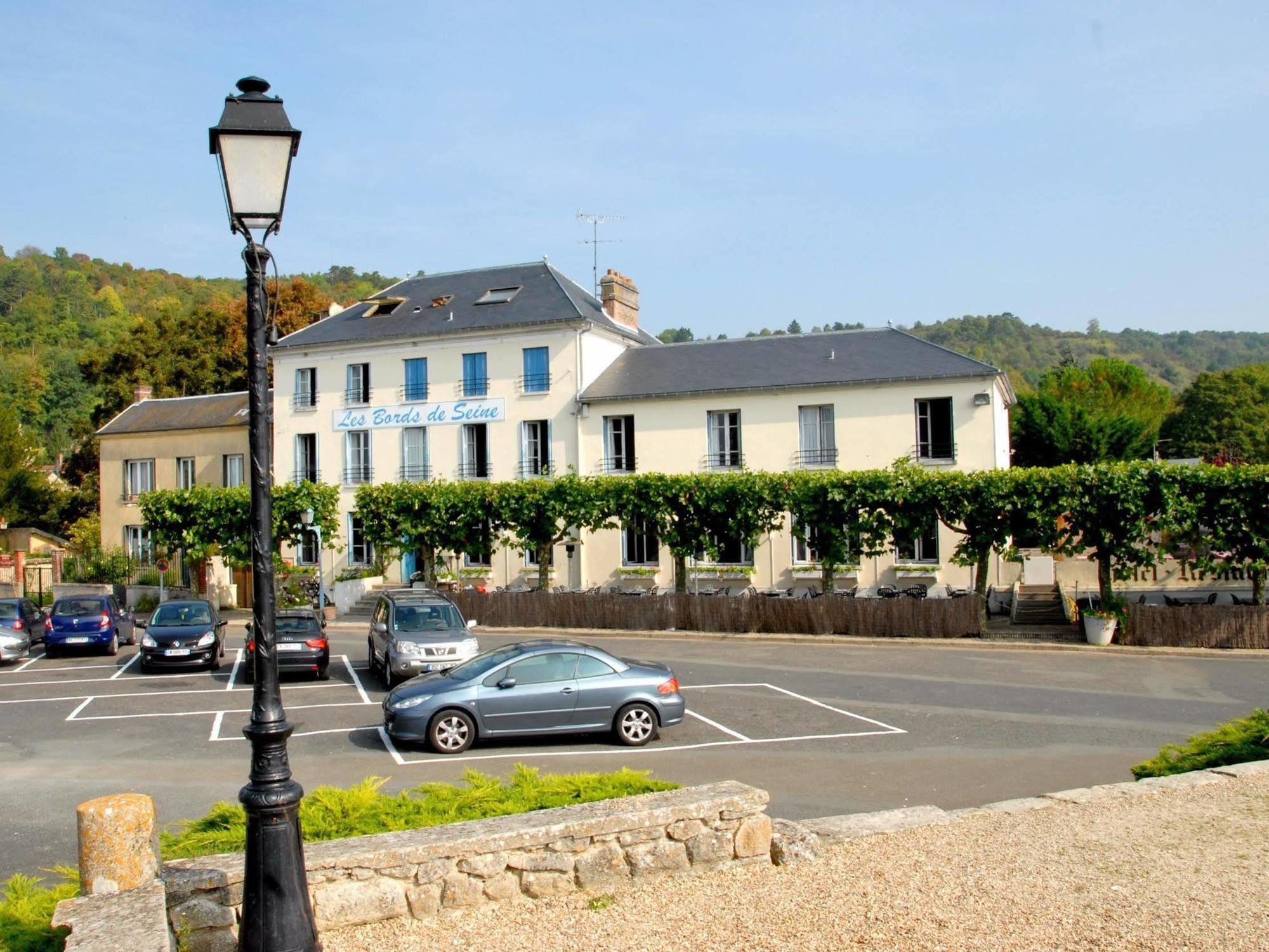 Logis Hotel & Restaurant - Les Bords De Seine La Roche-Guyon Zewnętrze zdjęcie