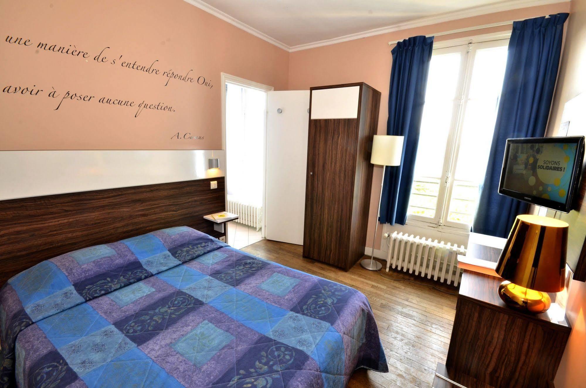 Logis Hotel & Restaurant - Les Bords De Seine La Roche-Guyon Zewnętrze zdjęcie
