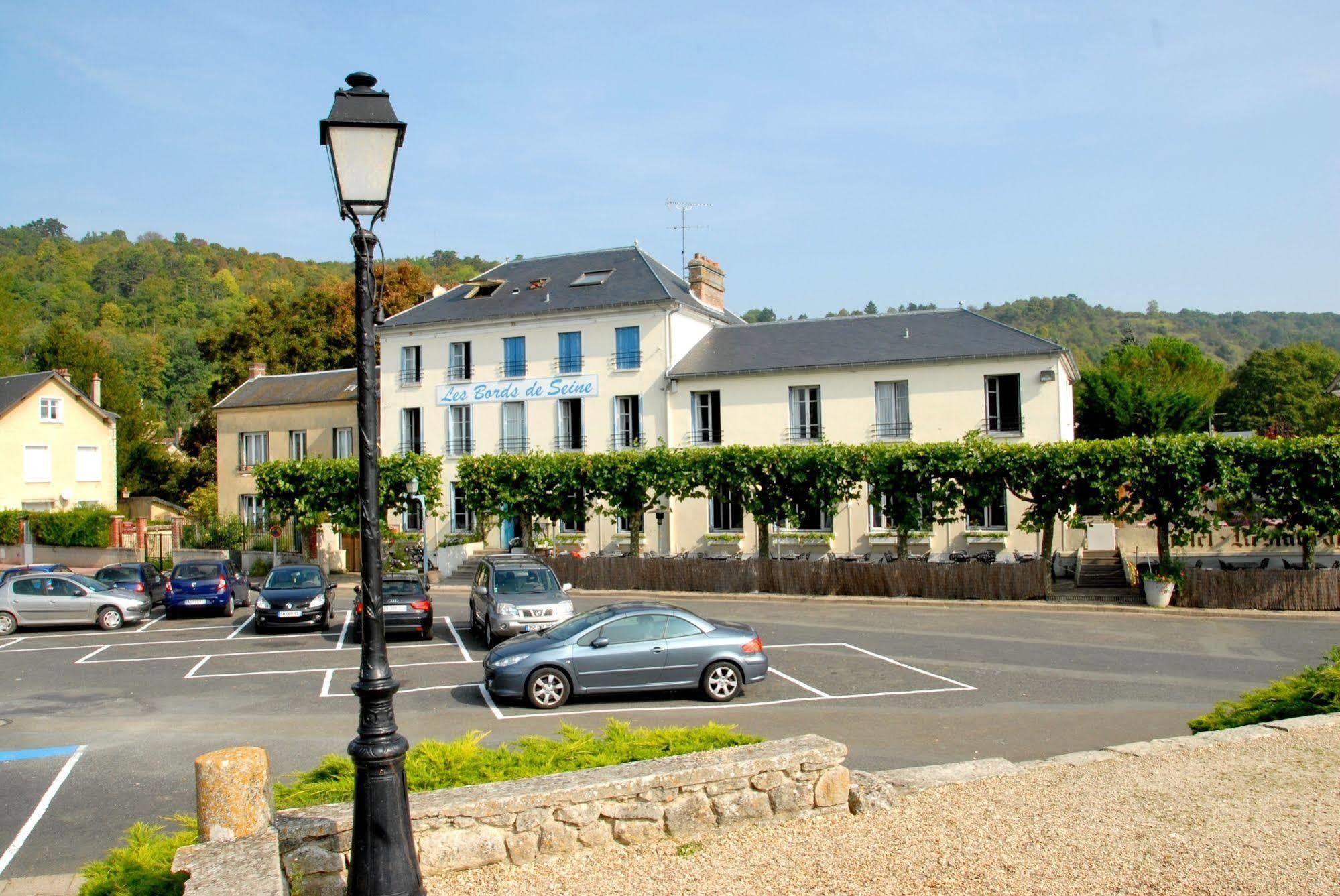 Logis Hotel & Restaurant - Les Bords De Seine La Roche-Guyon Zewnętrze zdjęcie